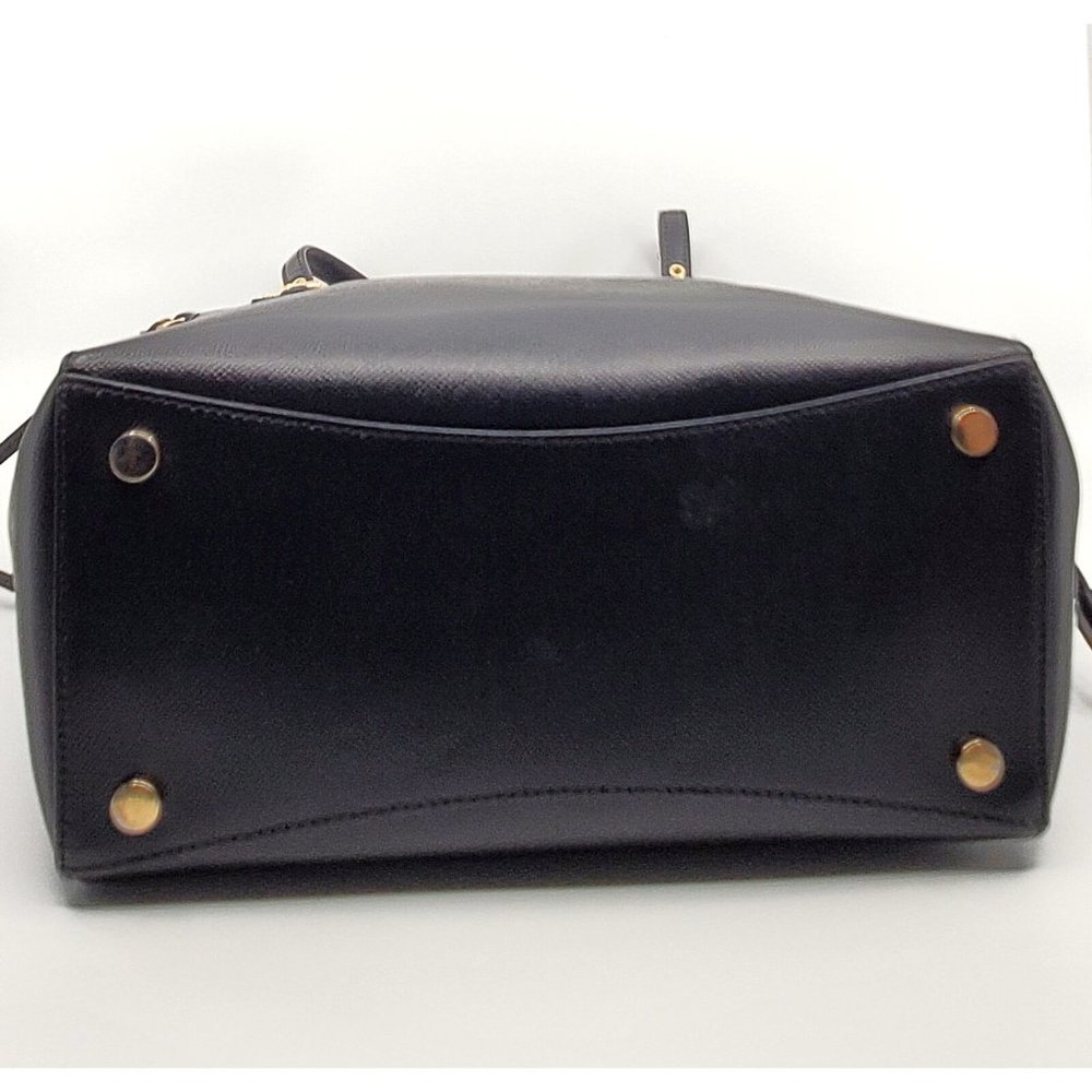 Michael Kors Voyager Large Tote Bag – Originally $228, Now Just $195! - Picture 6 of 8